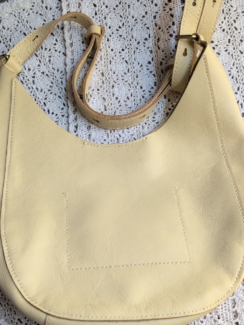 🌷Madewell Soft Leather Crescent Shoulder Bag in Pale Yellow - Picture 7 of 7